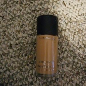 Mac studio fix fluid nc44